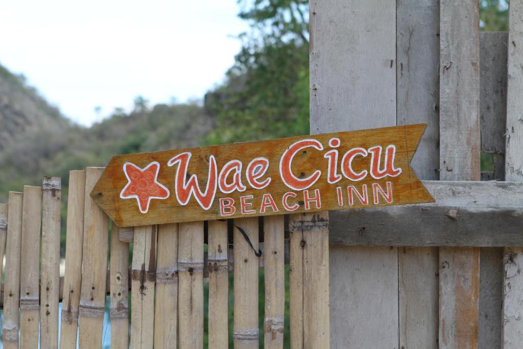 Waecicu Beach Inn Лабуан-Бахо Экстерьер фото